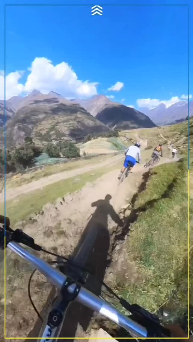 The only thing better than a mountain biker is a lot of mountain bikers. Get out and ride with your friends! - www.himalayanterra.com
#HimalayanTerra #mountainbikeadventures #mountainbikingisfun #mtblife #mountainbikelifestyle