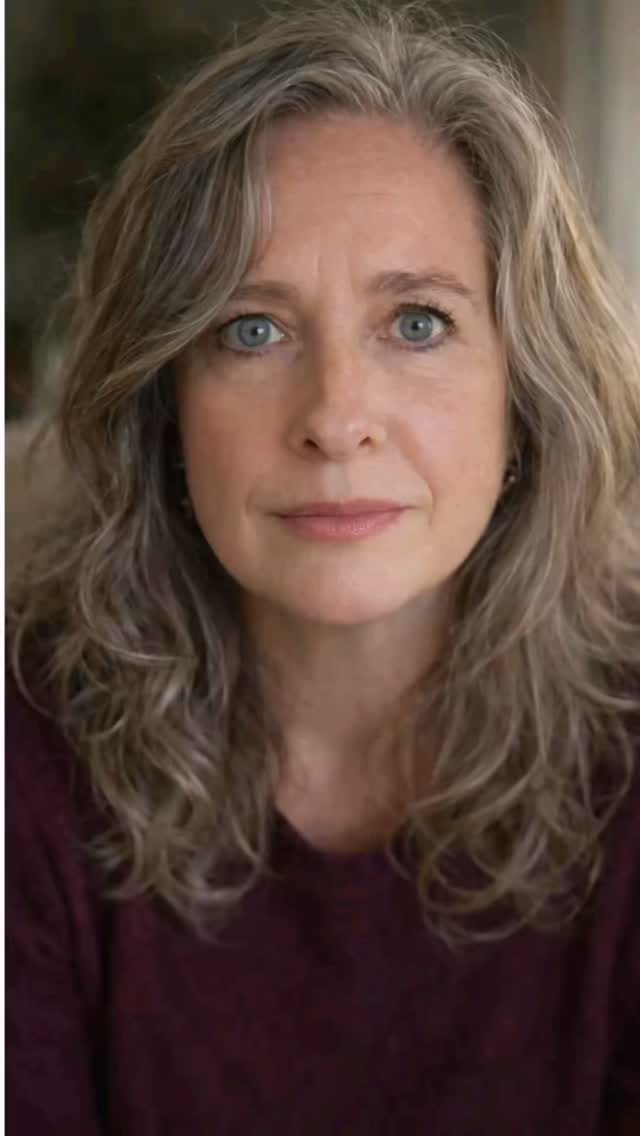 Many women confuse urgency with drive. Just like I used to. But urgency is often the body fearing collapse, disapproval, or loss. That’s not ambition — that’s protection. #lifestream #overfunctioning #midlifeawakening #nervoussystemtruth