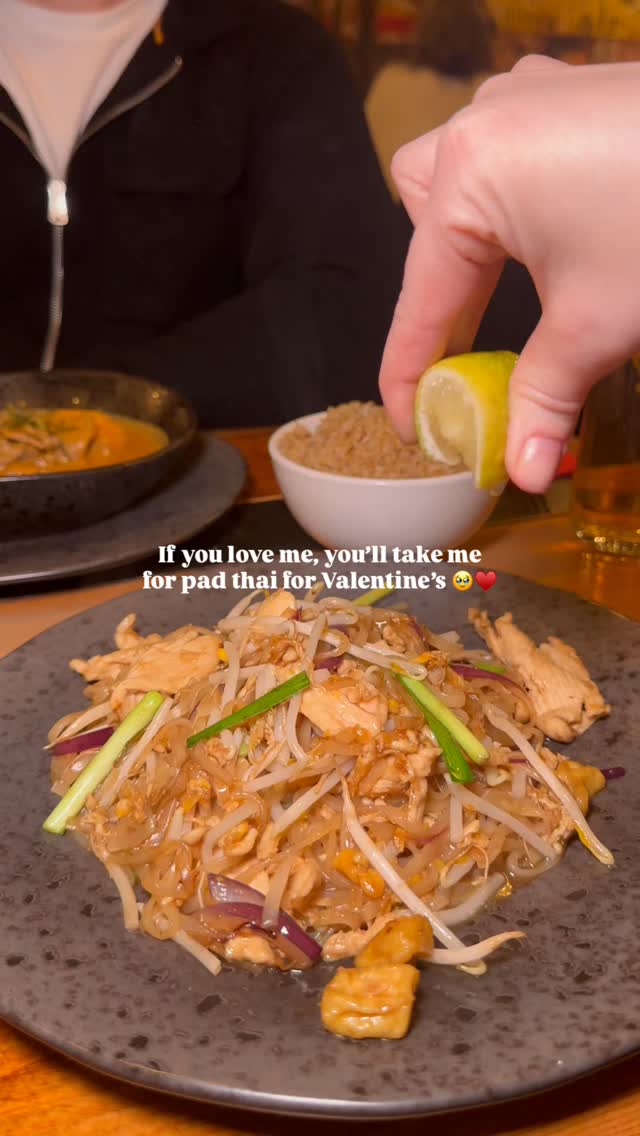 Valentines is this weekend & if you haven’t got any plans then we have the best pad thai! 🇹🇭 ✨
You can book your table using the link in our bio 🫶
#thaifood #noksthaistreetfood #thaistreetfood #bramhall #stockport