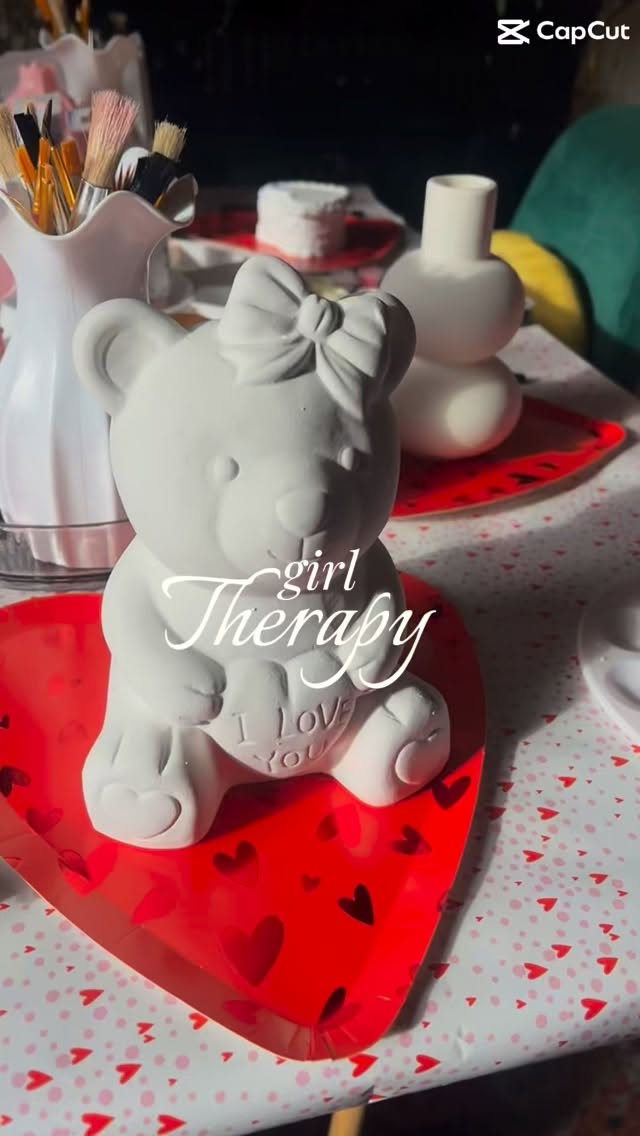 Paint a pot with us 🎨
£5 deposit to book 🌸💕🫶🏻
Message to confirm your date 🌸💕💗