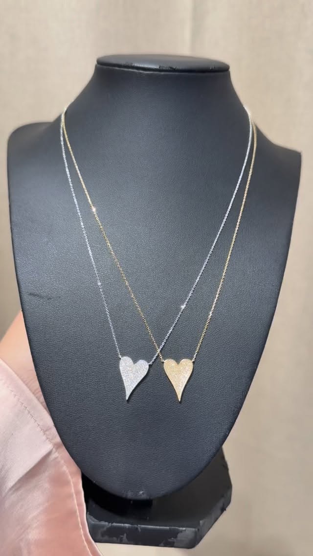 0.230 ct natural diamonds
VVS, Color G-H
14K 2.17g
PHP 28,500