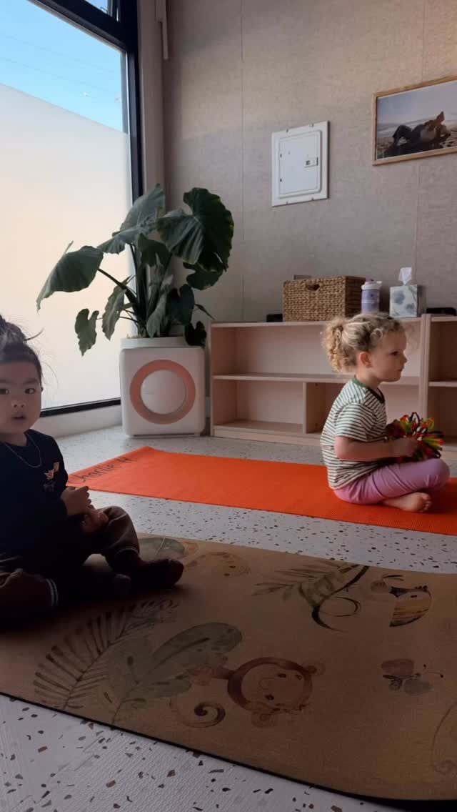 We begin early.
So we donโt have to unlearn
And relearn what we already knew.
Feeling our feelings.
Not suppressing and ignoring them.
Releasing our sadness and anger through vocal expression and tears.
Turing to movement and play to release energy and experiment.
We are building strong roots.
For a strong foundation.
Built on love.
Truth.
Curiosity.
Awareness.
Together as a family.
Together as a community.
๐ฑCome unlearn to learn with us. In person or online. Link in bio ๐ค