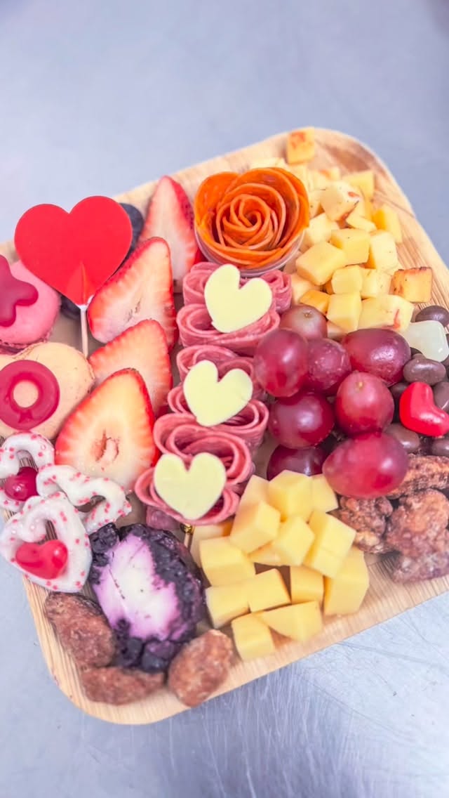 Flashback to this past valentine weekend… and whew, what a moment in time !
From custom boards to perfectly packed cones, every order went out with love, detail, and flavor. Y’all showed UP for that birthday special and kept me busy — and I’m so grateful!
Thank you for trusting me with your celebrations, date nights, meetings, and “just because” moments.
#CharcuterieLife #WeekendRecap #GrazingGoals #SupportSmallBusiness