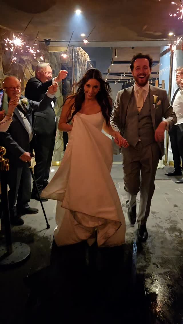 Happy Friday!!
#melbournecelebrant #melbournecitysidecelebrant #weddingcelebrant #weddingcelebrantmelbourne