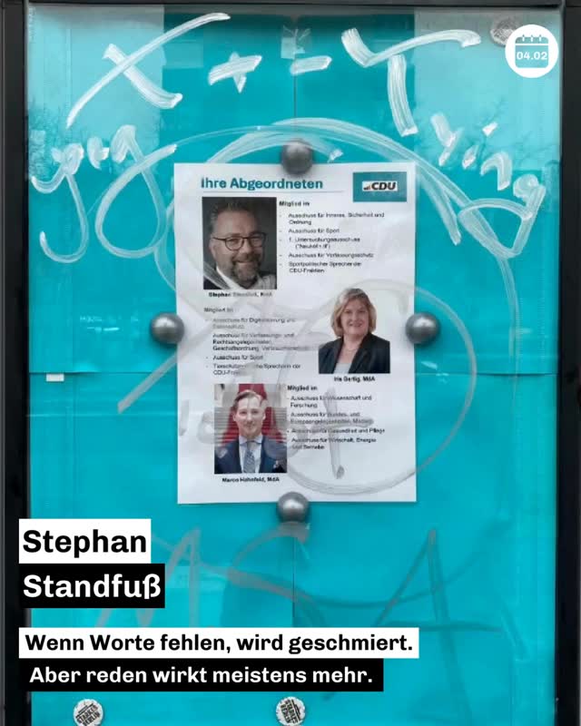 Tja – unsere Bürotür musste mal wieder als „Mitteilungsfläche“ herhalten.
Wer etwas auf dem Herzen hat, kann jederzeit auf einen Kaffee im Bürgerbüro vorbeikommen. ☕🧠
Unsere Tür ist offen – auch ohne Edding. 🖊️😉
.
.
.
.
#CDUBerlin #SteglitzZehlendorf #DemokratieBrauchtDialog