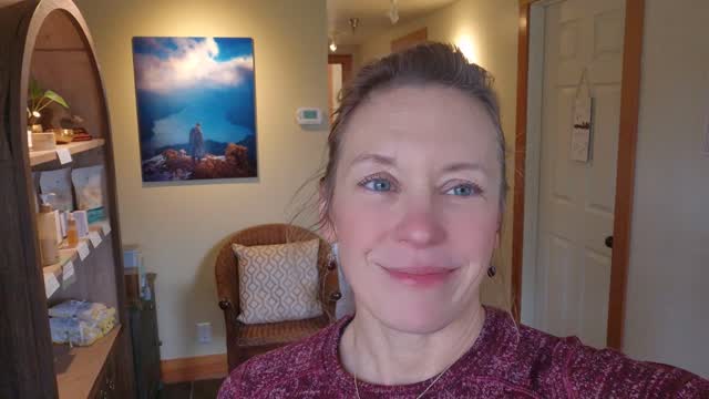 Impromptu video prior to our Monday class: new Bone Strengthening series starts Mondays 945am (not 930am) March 2nd!