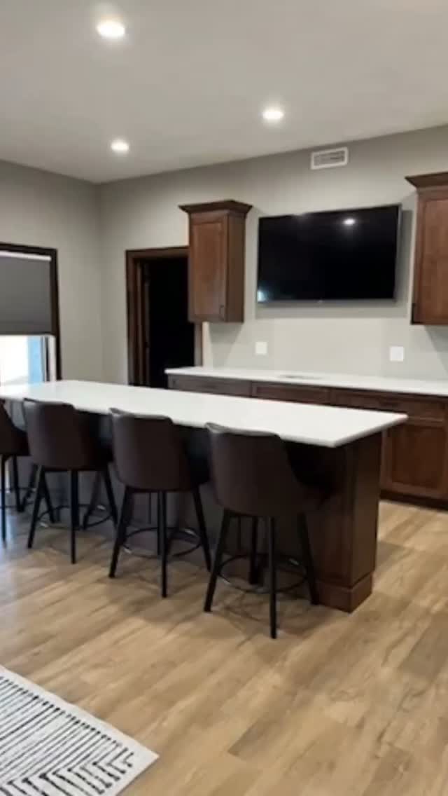If you’ve got kids, dogs, sports schedules, and zero extra time… then keep reading👉this post is for you!
Painted cabinets may look clean and bright, but they start to show signs of wear almost immediately. Painted finishes require upkeep, and who has time for that🤷♀️
Stained cabinets are durable & forgiving. Wood tones camouflage everyday life- backpacks, bar stools, toy trucks and all🚒
Stained cabinets age gracefully, they hide life, and they last✨
#dwpcustomcabinetry #midwestmade