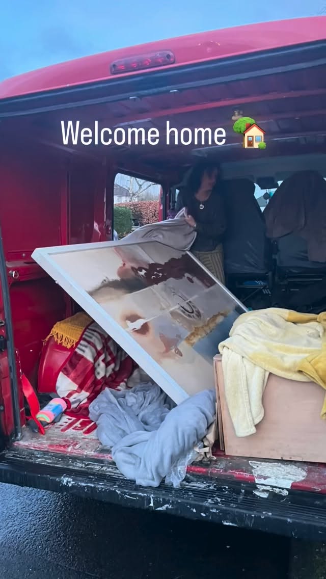 What an exciting moment! Being reunited with a painting I did over 30 years ago … thank you so much @maryspaintings_ for carefully delivering it, safe and sound, all the way from Newcastle. AND a huge thank you to Stephen Riley @m10_missions for looking after it so beautifully all those years ! What amazing friends!! I am very blessed and happy to have it back home! This really is a painting that holds many many memories !
Welcome Home - ‘ Pool of growing memories’ 1994 Oil on canvas.
#rosmansfieldart
#reunited
#friendship
#Memories
#paintingsfromthepast