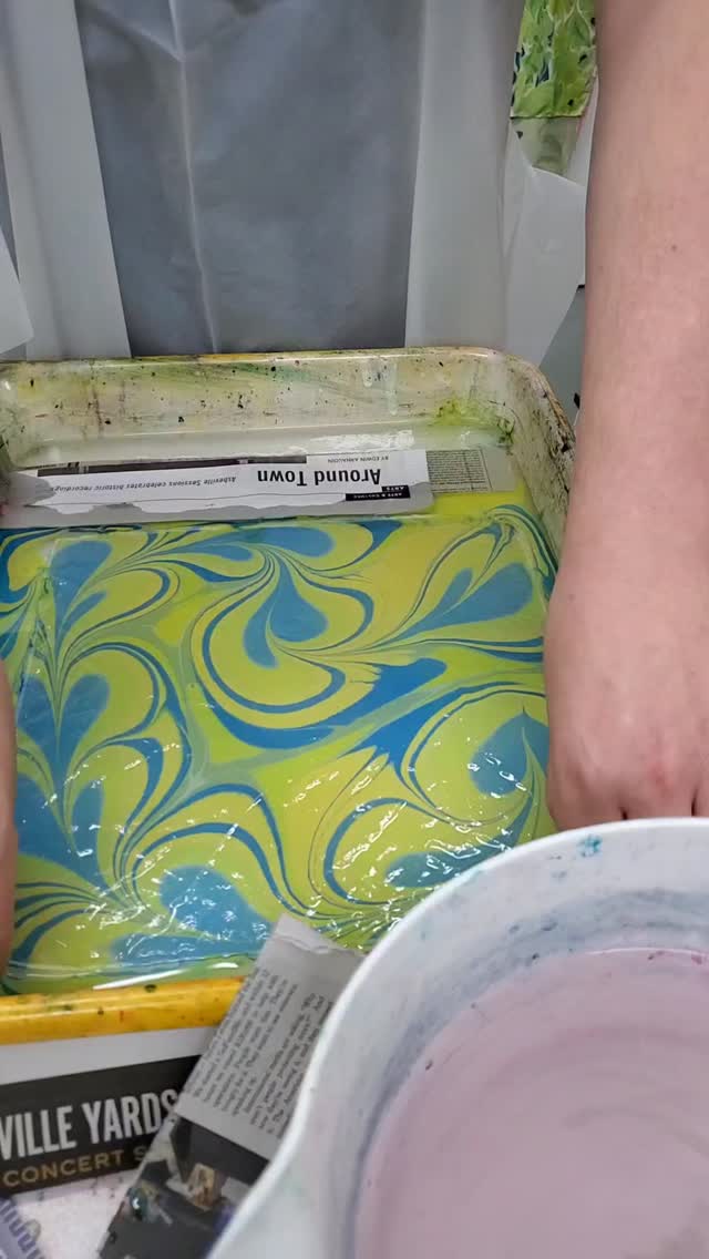 #majikalmarblingreveal #floatingpaint #majikstudios207 #localstudio #majikalmarblingreveal