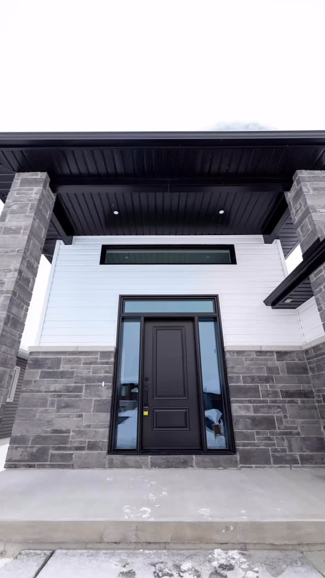 Another stunning brand new Frontier Home has been completed and is available to call home. Located at 27 Schmidt Way in Quinte West, you won’t find a jaw dropper like this very often. #frontierhomes