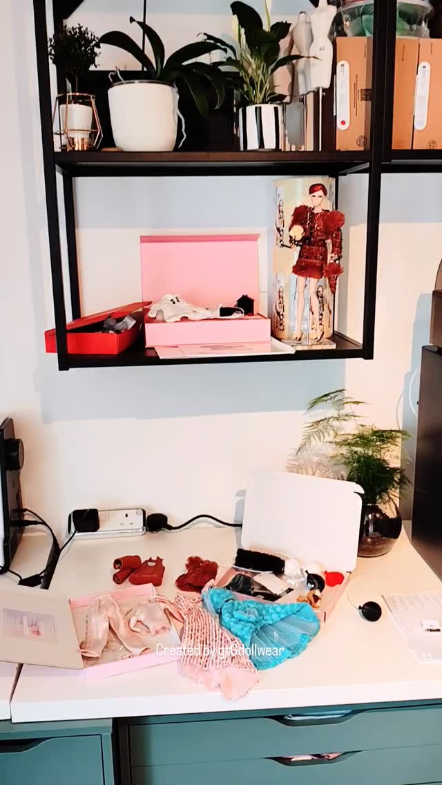 Welcome to the studio — where I cannot clean and create at the same time for some strange reason.
Dolls lounging, fabrics plotting, ideas popping up like popcorn.
It’s a whole circus and I love it.
If you’re here for inspiration… stay a little longer, leave a little love, and tell me what you’re creating today.
www.gtGdollwear.com
#gtGdollwear #integritytoys #poppyparker #fashionroyalty #integritydoll