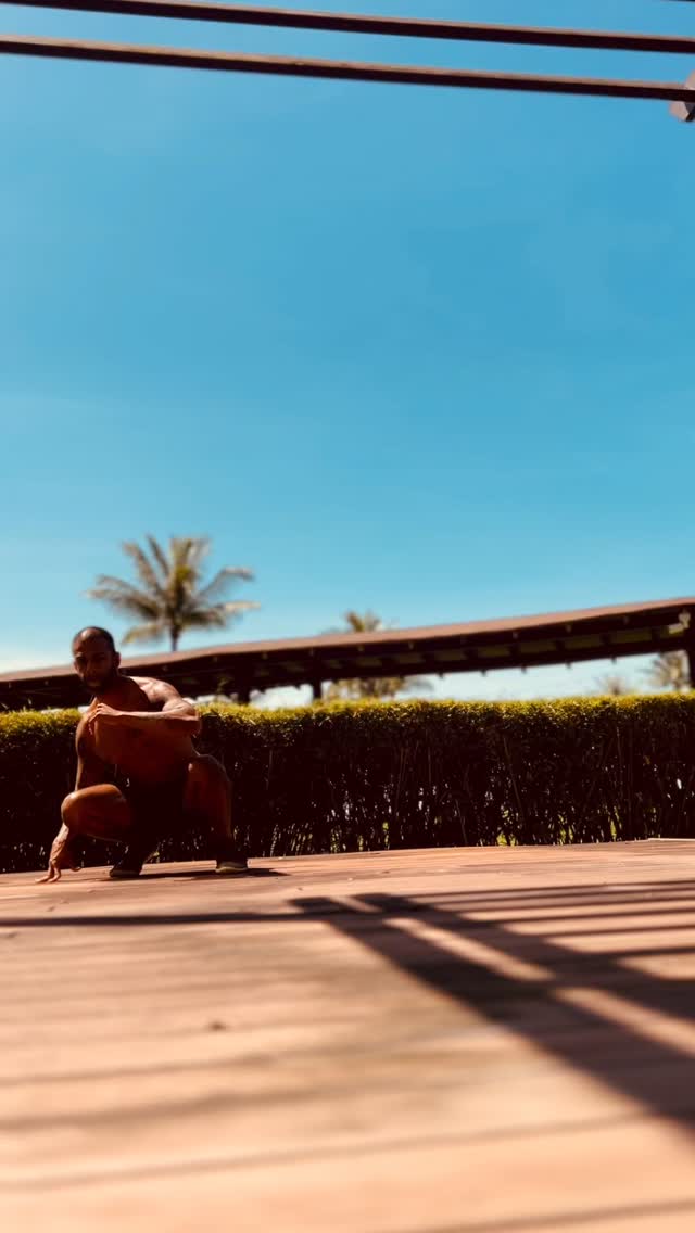 Moments of play…
#softacrobatics #cartwheels #playful