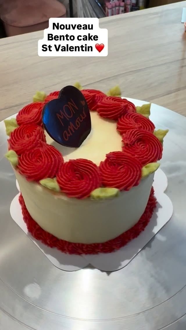 Notre nouveau bento cake St Valentin réalisé par notre pâtissière Laura ❤️
Disponible à la commande dans la limite du stock disponible 🌹
Disponible sur le site angiescupcakes77.com, ou en Mp ou whatsapp 0658689570
#bentocake #bentocakestvalentin #stvalentin #angiescupcakes77 @lagnycommerces