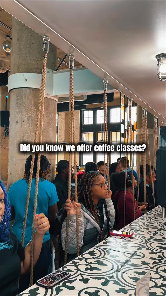 There’s just something about us hosting coffee classes ☕✨
We always have an amazing time with @showmetheworldproject —great energy, great questions, and lots of coffee love.
Want to book a class for your organization, high school, friend group, or team?
We’ve got you covered.
📩 Email for pricing + details: info@latteloungestl.com