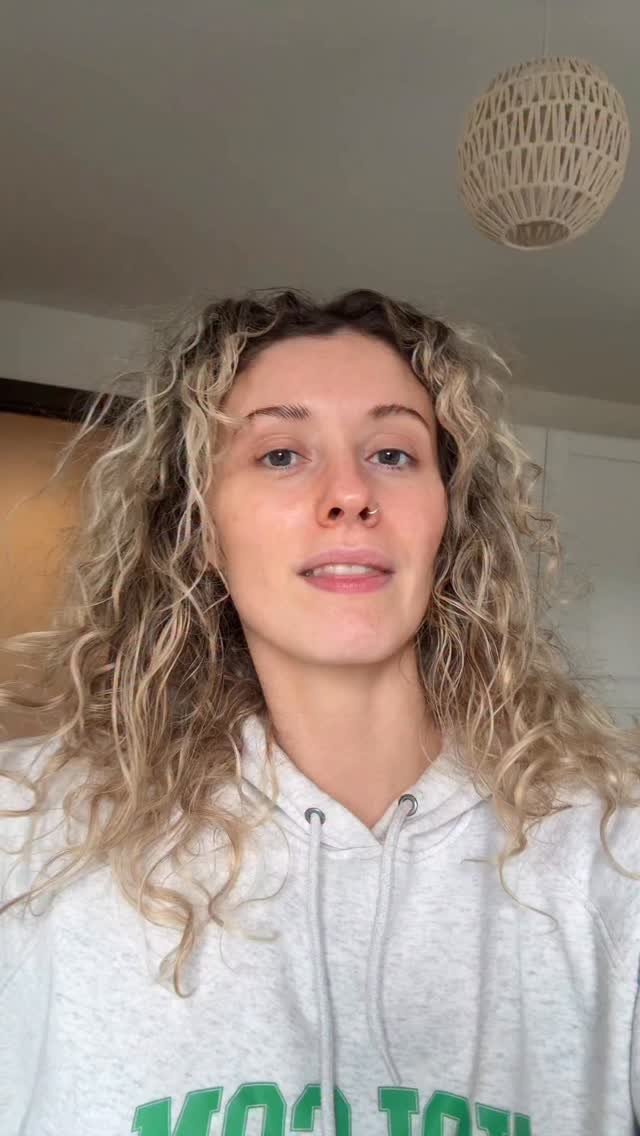 Love a good transformation ✨
(When you save this from the other app it always puts it out of sync 🙃)
#glowymakeup #londonmakeupartist #makeuptransitions #makeuptransformation
Makeup transition video
Makeup before and after
Glowy soft glam makeup