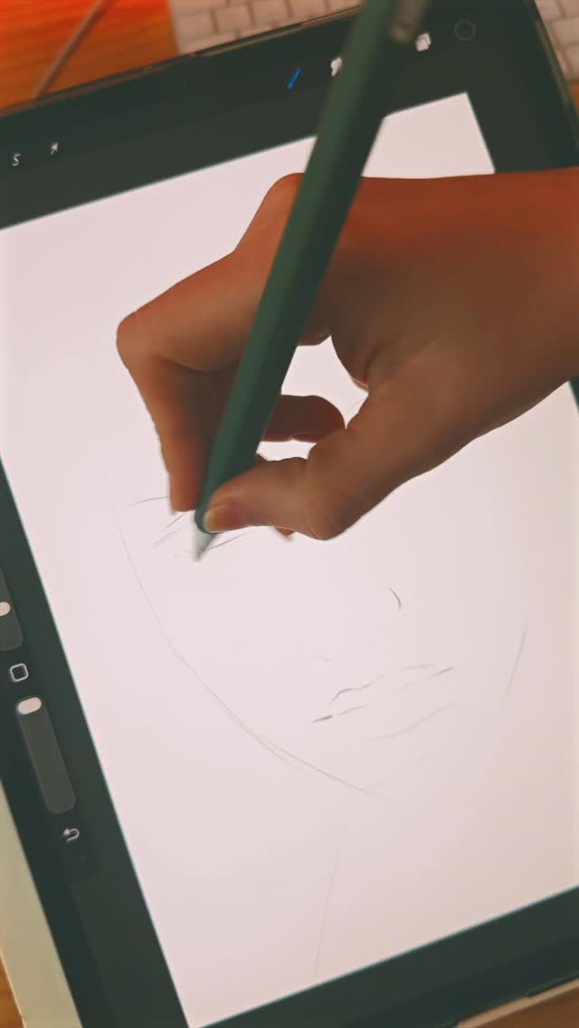 Un dibujo rápido, de nuevo, ilustrando a Alejandra Pizarnik ❤️
“Ahora,
en esta hora inocente
yo y la que fui nos sentamos
en el umbral de mi mirada”
#illustration #art #naranjalidad #dibujo #poetry