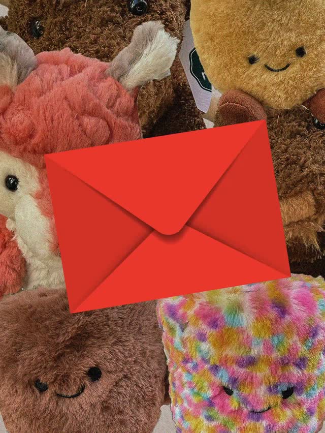 This Valentine’s Day💕, gift love 🥰 in every cup
From coffee brewing accessories to cozy mugs
and adorable plushies, we’ve got the perfect
little gifts to make their heart (and coffee) happy.