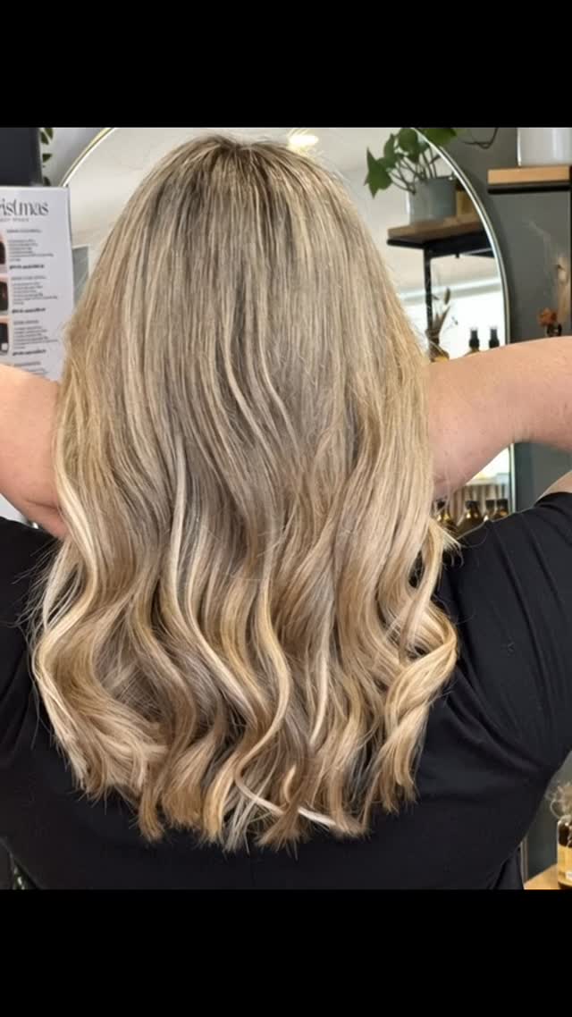 A soft, sunlit honey blonde — warm, lived-in, and effortlessly natural. 🍯✨
Supporting the integrity of her hair every step of the way.
Colour that feels aligned, not overdone.
Healthier hair, from root to soul.
#HoneyBlonde #HolisticHairColour #LivedInBlonde #HairIntegrity #ConsciousColoring
