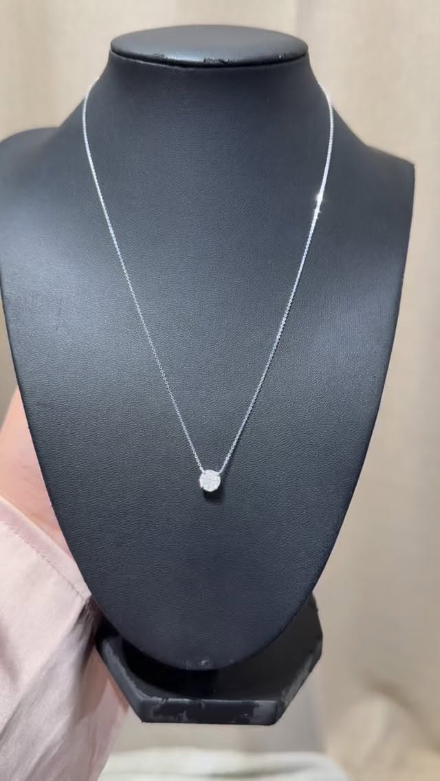 0.267 ct natural diamonds
VVS, Color G-H
14K 1.39g
PHP 29,500