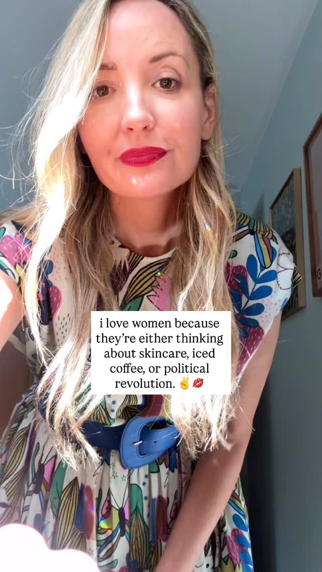 Happy weekend friends.
Treat yourself.
Okay love you, bye. ✌️💋