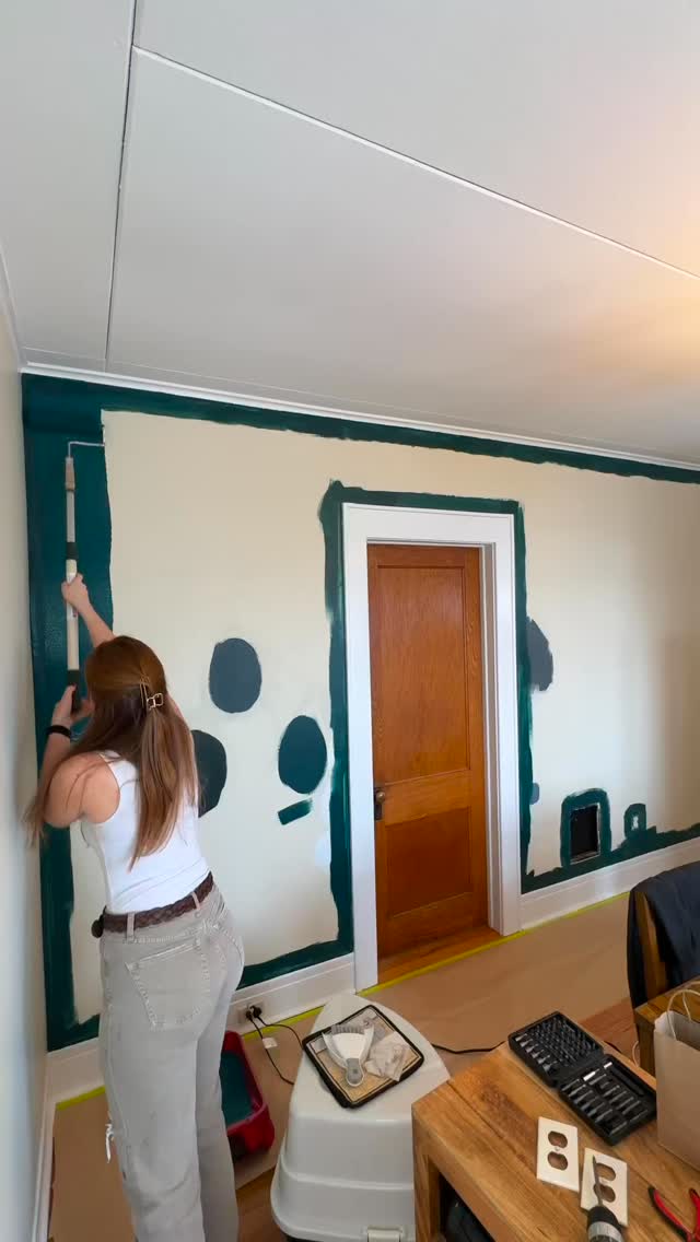 Stay till the end for a special guest 👀💕
#residentialpainting #syracuseny #interiorpainting #interiordesign #supportlocalsyracuse