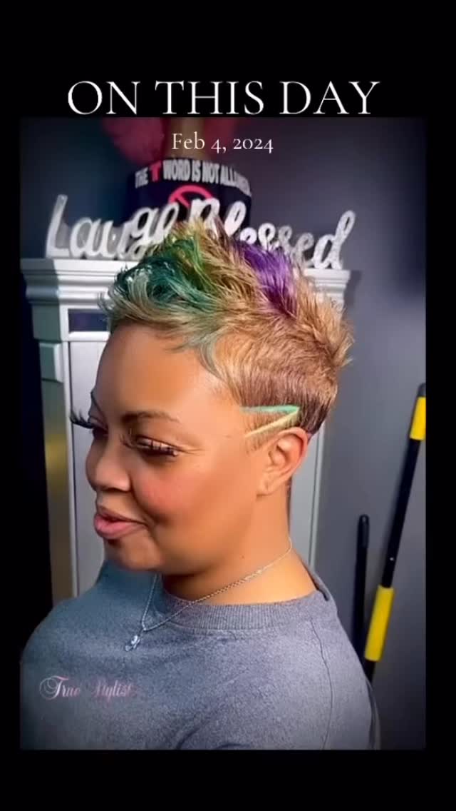In celebration of Fat Tuesday, a flashback to two years ago when I gave @brandydavis1876 a short hair Mardi Gras transformation! 💜💛💚
When a cut and color combine, the end results are infinite possibilities
Www.truestylist.com