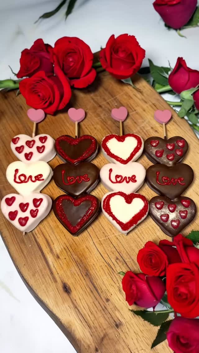 Chocolate covered heart-shaped marshmallows that are as cute as they are delicious 🤍🍫
Perfect for Valentine’s Day, parties, or just because… because who doesn’t love chocolate + marshmallows? 😍
#chocolatetreats #valentinedesserts #sweettooth #chocolatedipped #treatmaker