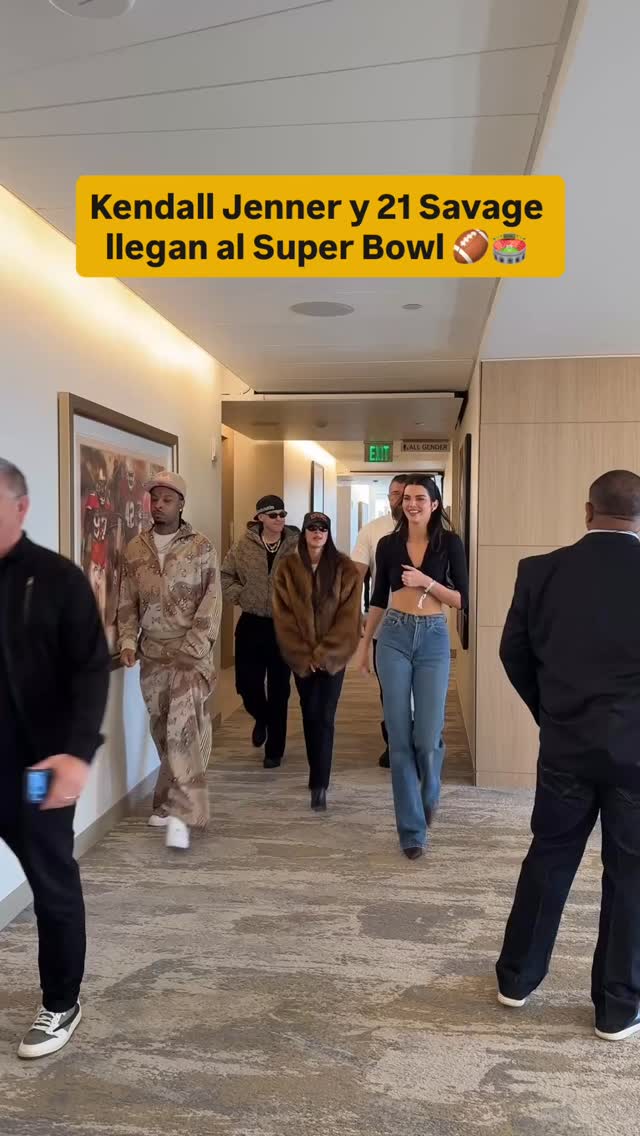 @kendalljenner & @21savage llegan juntos al Super Bowl 🏈🏟️