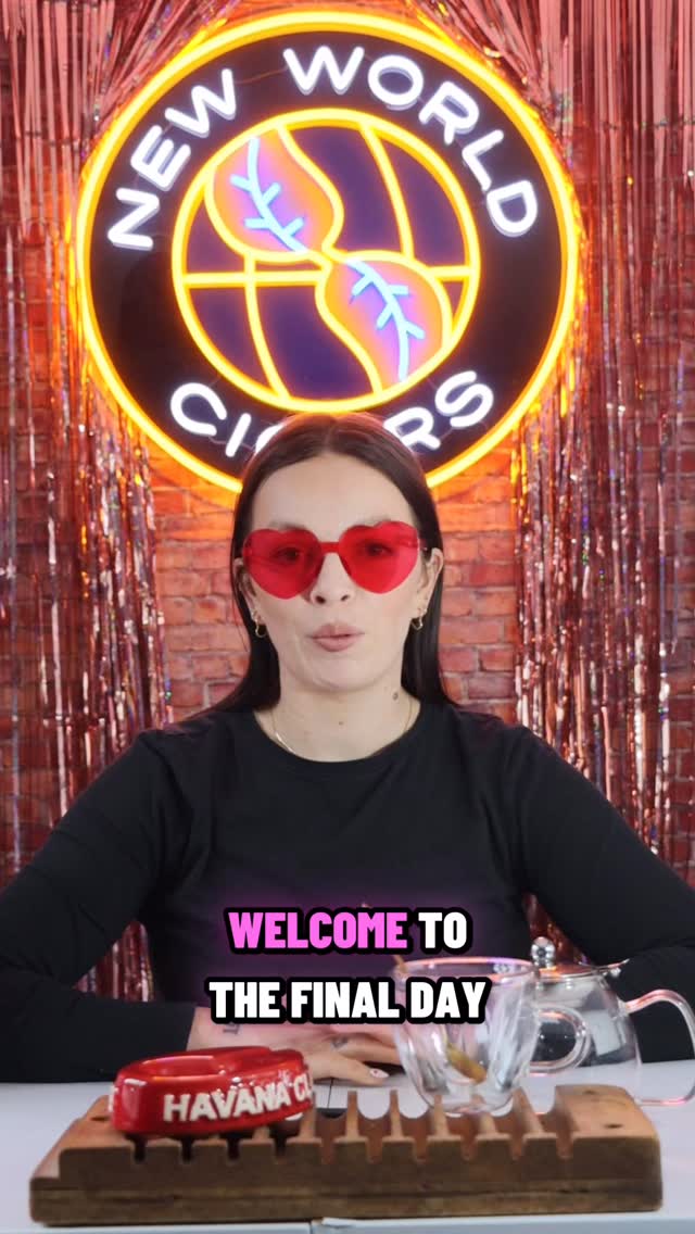 Caramel tea and a cigar YES PLEASE 🙏
HAPPY VALENTINE’S DAY 💝
@torcally can’t get enough of the @teakeepers Caramel and the @joyacigars Cuatro Cinco.
A match made in heaven 😍
#joyacigars #valentines #cigarpairing #newworldcigars #carameltea