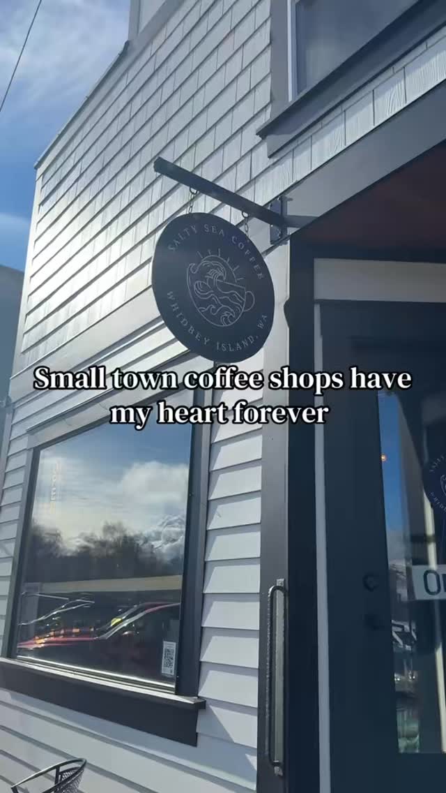Such a beautiful Valentines ๐ day on the island ๐ I had been wanting a latte and bouquet all week and I was so happy to score one! Exactly what a girl wants ๐
๐ฝ