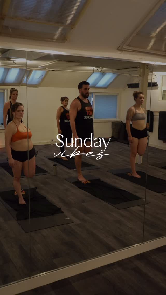 Slow Sundays.
Deep stretches.
No rush to be anywhere else 🤍
Exactly how weekends should feel.
#SundayStretch #HotYogaLife #GlasgowWellness #DamnHotYoga #RestAndReset