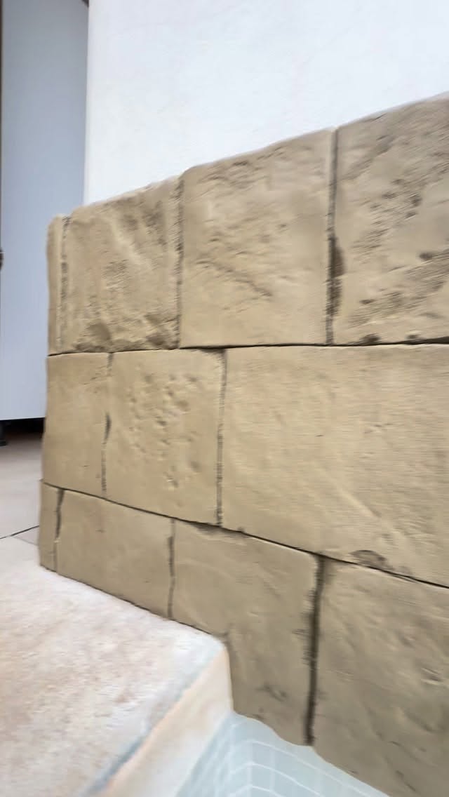 Trabajo de piedra realizado en Pilar de la Horadada 📍
#PiedraArtificial #RocaArtificial #RemodelacionPiscina #ConcreteWork #StoneArt AcabadosDeLujo ConstruccionCreativa PiscinaStyle HechoAMano ProcesoCreativo