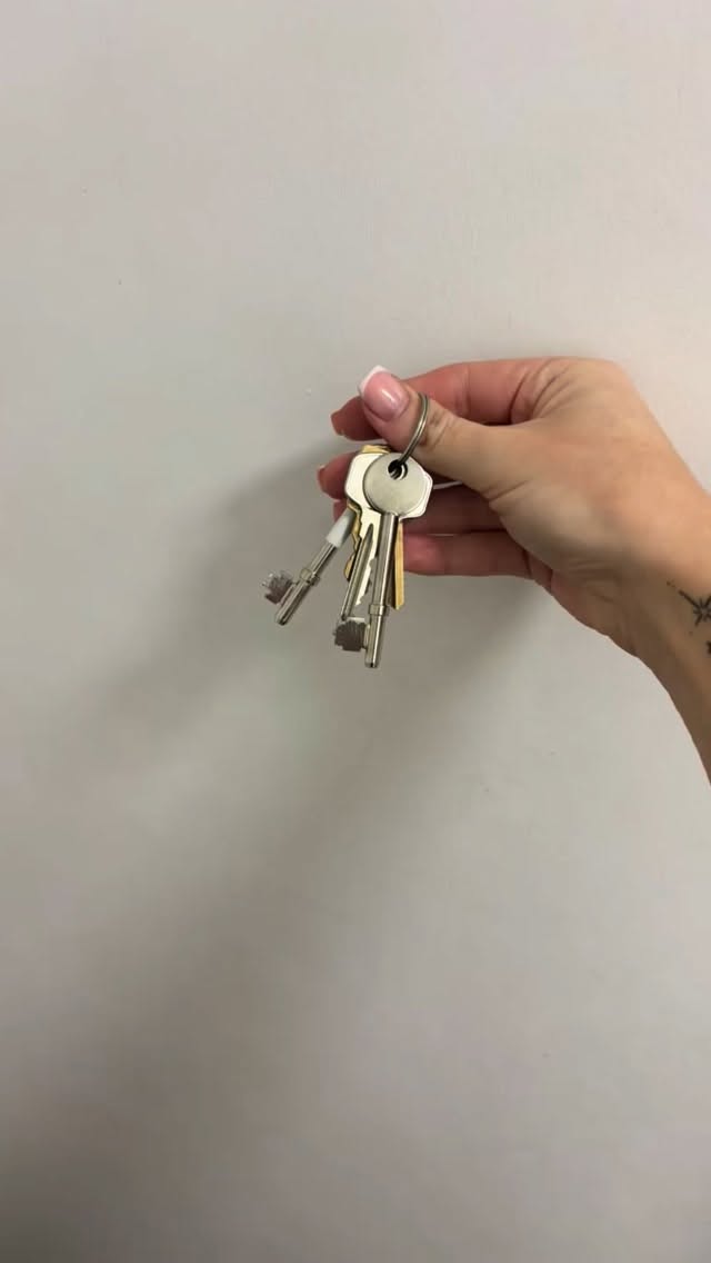 A little glimpse into the BTS of my salon suite ✨
Started with a blank canvas and turned it into a little skincare heaven🤍 super happy with how everything turned out, we experienced a few ‘mild hiccups’ along the way but to say we got this done in 4 days I think is quite an achievement🫶🏼
#skinclinicaltrincham #skinclinicmanchester #clinicplanning #design #skincaretips #skincaremanchester #glowingskin