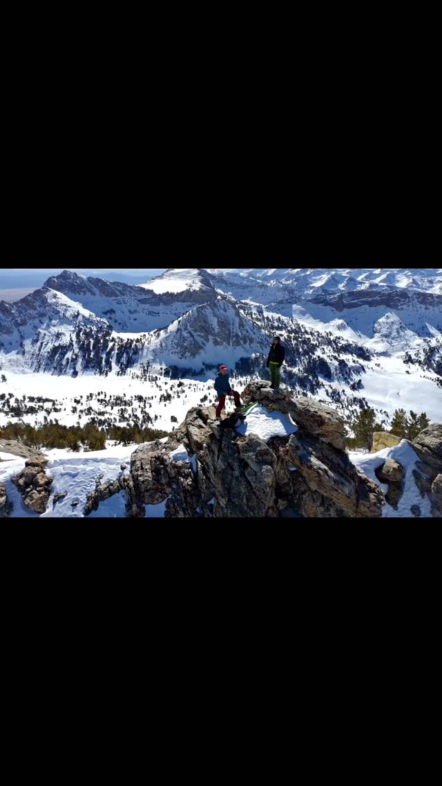 I’m not really sure what peak we climbed. Sweet ski down though. Might be Liberty Peak. I do know we were in the Ruby Mountains. Pretty sure.
Definitely had on our awesome Stio Environ ski pants with Stio Azura jackets.
#lettheoutsidein @stio #stioaffiliate #rubymountains #earnyourturns