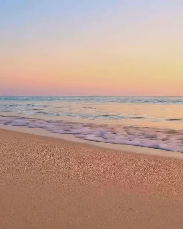 A lot of capable, intelligent men quietly assume they should be able to “figure this out”.
But habits aren’t built through intelligence.
They’re built through repetition, relief, and familiarity.
Over time, the brain stops asking questions.
It just follows the pattern it’s learned works… at least in the short term.
That’s not weakness.
That’s not lack of discipline.
And it’s definitely not a character flaw.
It’s how human brains are designed to learn and automate behaviour.
Understanding that is where the self-blame and judgement finally starts to ease.
#sobriety #alcoholfree #alcoholfreelife #thisnakedmind #grayareadrinking