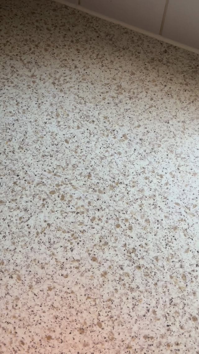 Pancakes are one of the first bakes I learnt to make, and after all the great recipes I’ve tried, I still come back to this one - made purely on vibes and taste.
I know measuring ingredients is key in most bakes, but good old fashioned measuring with the soul, never hurt anyone 🤎