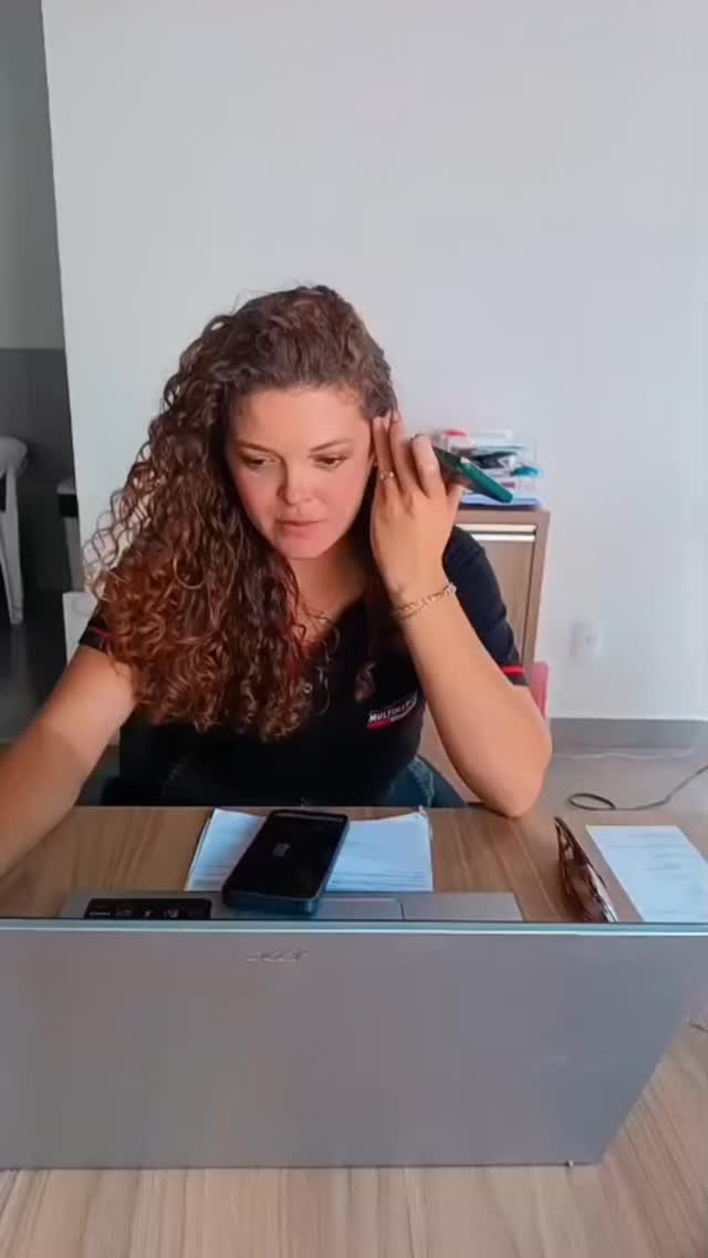 Quando a gente pede o CPF só pra simular o financiamento e o cliente já acha que vai sair endividado pro resto da vida 😂
Calma, é só uma simulação! 😅🚗💳