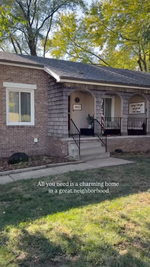 You could be hosting summer happy hours in this dreamy outdoor space.
📍2802 Park Ave
🔑 339,000