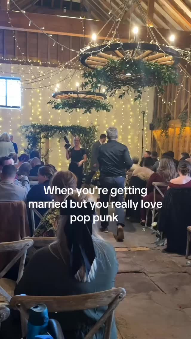 Neck Deep priorities always ๐
๐ปโโ๏ธ
#neckdeep #apartofme #alternativewedding #altrock #weddingsinger