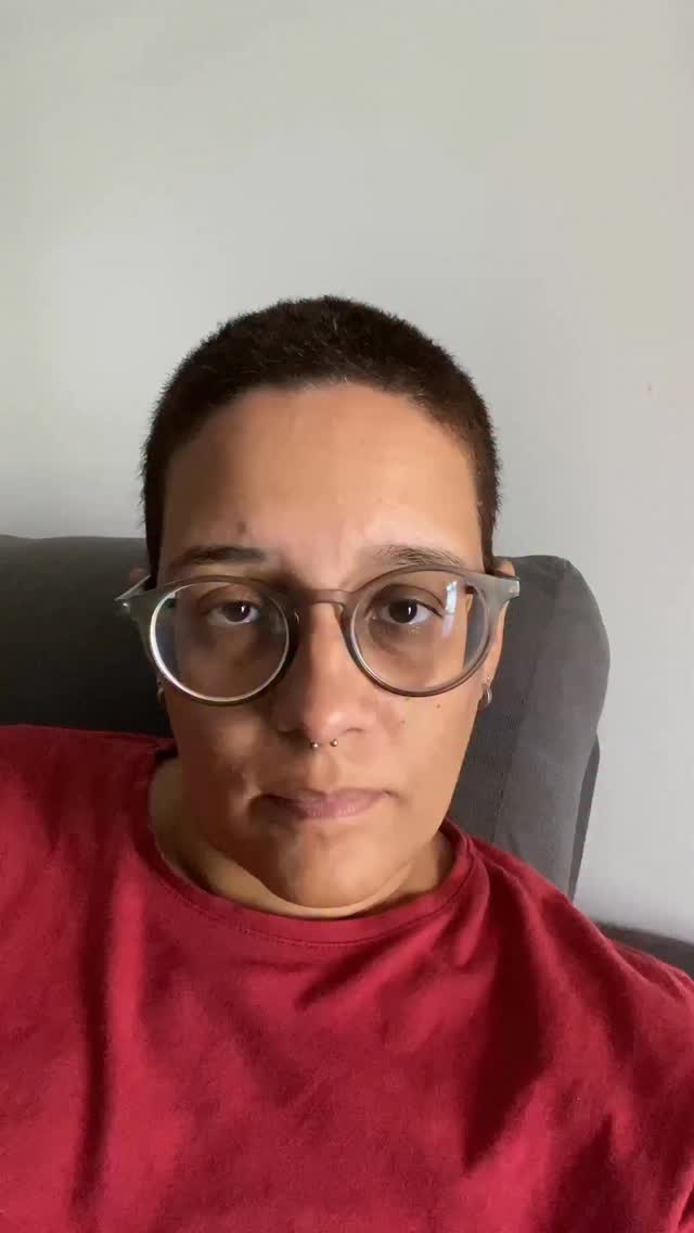 Os maiorais:
Carolina Oliveira (leitura crítica): (71) 98894-8709
Tici Pontes (preparação de texto): @ticipontesautora
Mari Vieira (preparação de texto e mkt): @euvieiramari
Vilto Reis (preparação de texto e muito mais): @viltoreis
Miah Kan-Po (revisão): @miahskanpo
Lembrando que muitos desses profissionais estão na editora Flyve, então… 😉
#literatura #leituracritica #revisao