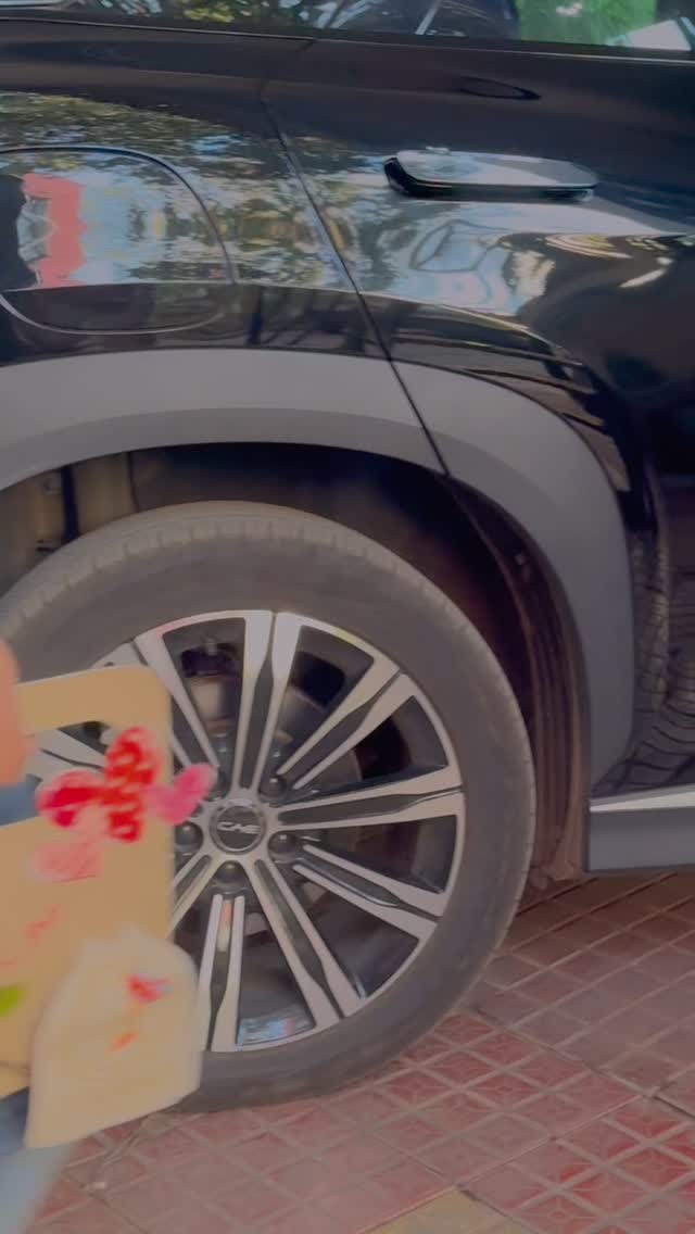 Flowers for the moment.
Jewellery for forever.
A Valentine’s Day love story by
AtrangibyKritika × @phool_dasta 🤍
#LoveThatLasts #ValentineReel #AtrangibyKritika