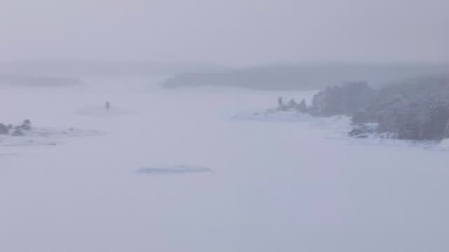 Today the archipelago disappeared into snow and silence.
Heavy snowfall. Almost fog in the outer islands.
Raw. Quiet. Unreal.
Winter doesn’t ask for attention here.
It owns the scene.
#archipelago #seasport #wintermagic #pellinge #droneview