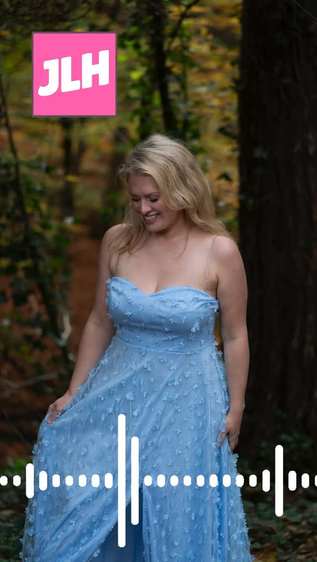 So I learnt from @voicedbyant ‘s post earlier today that it’s world radio day! I thought I’d mark the day too by sharing a recent ad I voiced. It’s warm and comforting with a Northern lilt. ❤️
Produced by the wonderful Sharon @brownfreckles for @bauermediauk