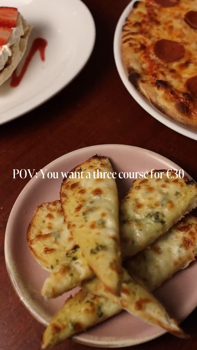 POV: You can't find a nice three course meal for €30 but then you seen this reel🔥
- Cheesy garlic bread
- Pepperoni Pizza
- Desert freshly made (our choice was pavlova) 🤤
What's your ideal three course from Scoozi's? Comment below👇