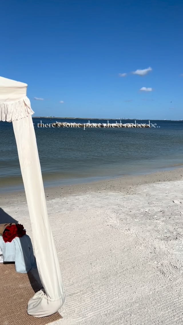 This could be your proposal story 🌹💍
.
.
.
.
.
#luxurypicnic #beachpicnic #annamariaisland #beachproposal #picnicplanner