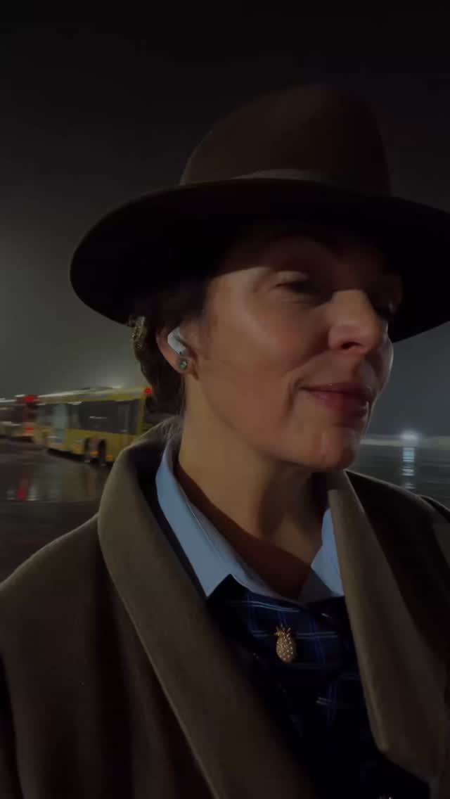 Patirkime šią kelionę kartu, tad klauskite drąsiai! 🎭✨
Kas domina labiausiai #apie Venecijos karnavalą?
Gal istorinių kostiumų nuomos kainos ar kaip patekti į uždarus pokylius senuosiuose rūmuose?
Gal smalsu, kur rasti gražiausias rankų darbo kaukes ir kokius renginius verta aplankyti, o gal kiek visa ši Venecijos karnavalo patirtis iš tikrųjų kainuoja? 🎭✨
👇 Parašyk savo klausimą komentaruose!
Smalsiausiam parvešiu lauktuvių iš Venecijos. 💫
#venicecarnival