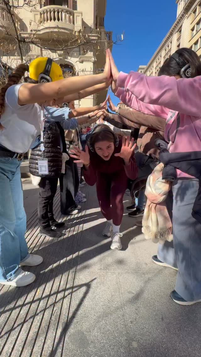 Así se vive BAILALOLOCO.
Una experiencia real, intensa y original
para regalar en San Valentín y salir de lo típico de siempre.
Porque las cosas materiales pasan,
pero vivir algo así juntos se queda para siempre.
Si buscas un plan diferente para San Valentín en Madrid, Valencia o Barcelona,
este es el que luego se recuerda con una sonrisa.
👉🏼 Comenta “Quiero” y te enviamos toda la info para reservar tu experiencia.
#SanValentínOriginal #PlanesSanValentín #Bailaloloco #SilentDiscoTour