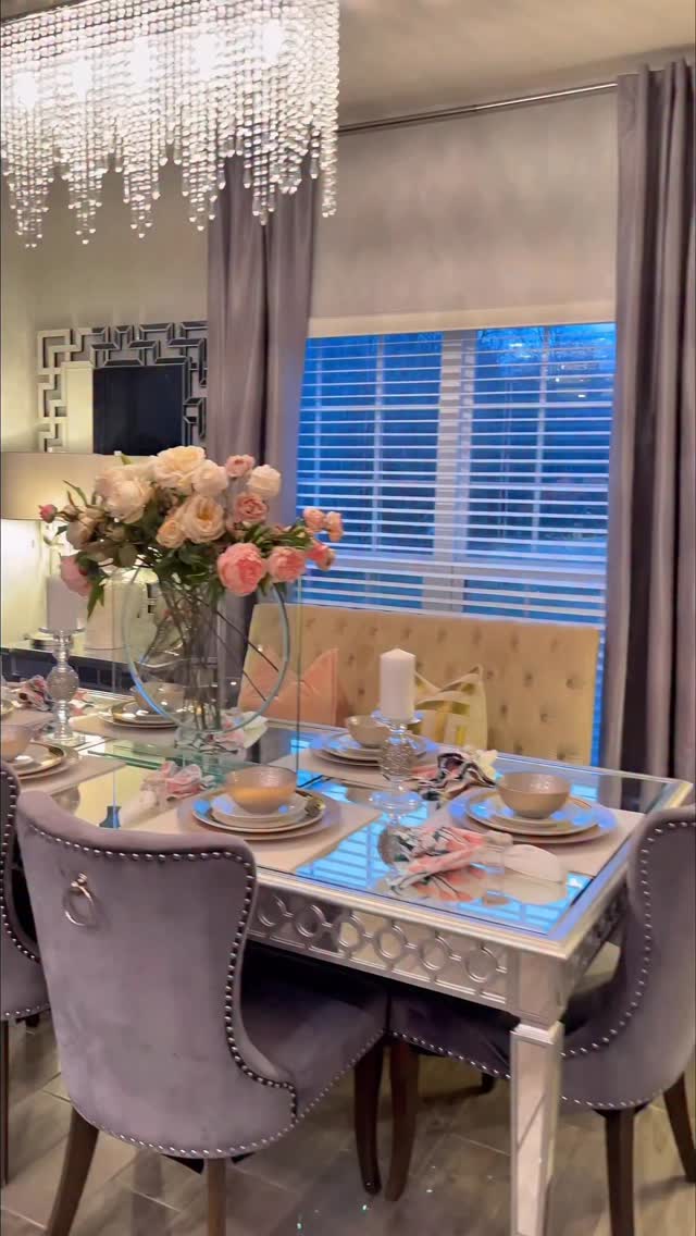 Love is in the Table setting 💕
Comment “Vase” for a link to the beautiful centerpiece, and save this vid for your next dinner party