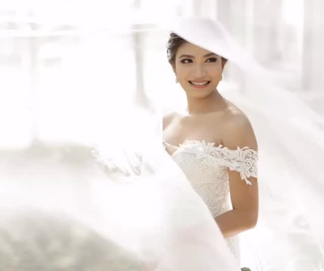 ‼️THIS SATURDAY ONLY‼️ Get a FREE VEIL with the purchase of any gown!
Don’t miss out! Book now!
https://www.bluesparrowbridal.com/book-online
*up to $150 retail price of veil*