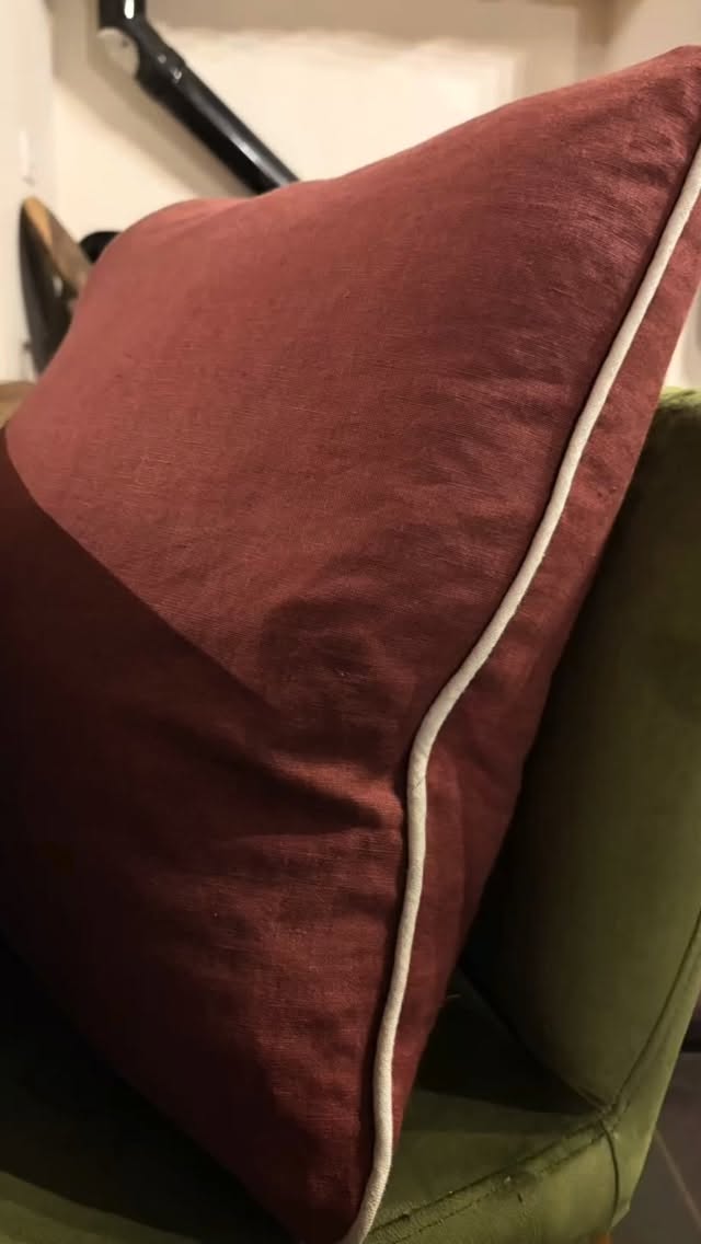 Come and make this Valentine’s inspired cushion with me. 🥀✨
As a curtain maker here in Cornwall, I’m used to working on a grand scale, but there is something so special about the “slow” details of a single cushion.
Today, it’s all about this incredible Vintage Red laundered linen. I’ve finished it with a natural piped edge. It’s romantic, moody, and made to last long after the Valentine’s candles have burnt down.
Hand-cut, piped, and stitched in the studio. What do you think of this color combination?
#CurtainMakerCornwall #HandmadeCornwall #LinenCushions #ModernHeritage #cornishmaker